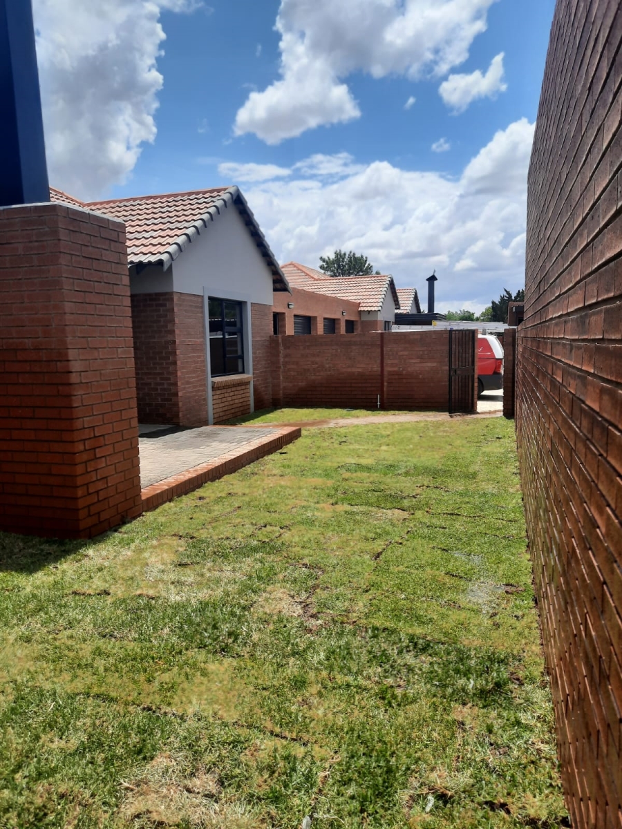 To Let 3 Bedroom Property for Rent in Langenhovenpark Free State